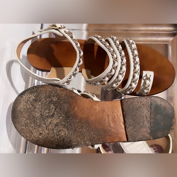 Chanel Chain Detailed Flats - Picture 3 of 4